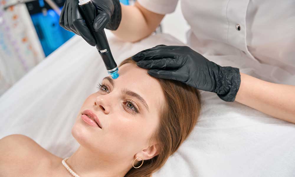 Hydrafacial Tedavisi ile Ciltteki Nemi Dengelemek